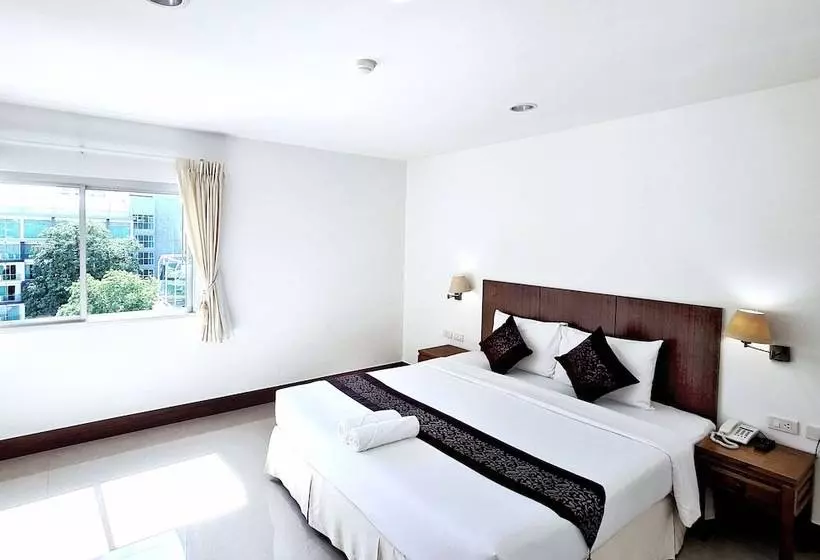 Hotelli Nanthana Villa