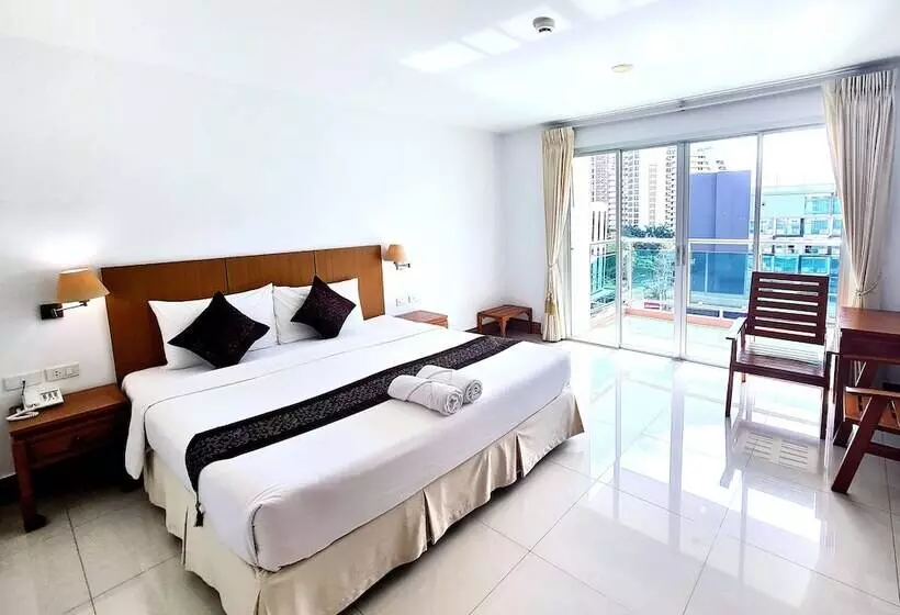 Hotelli Nanthana Villa