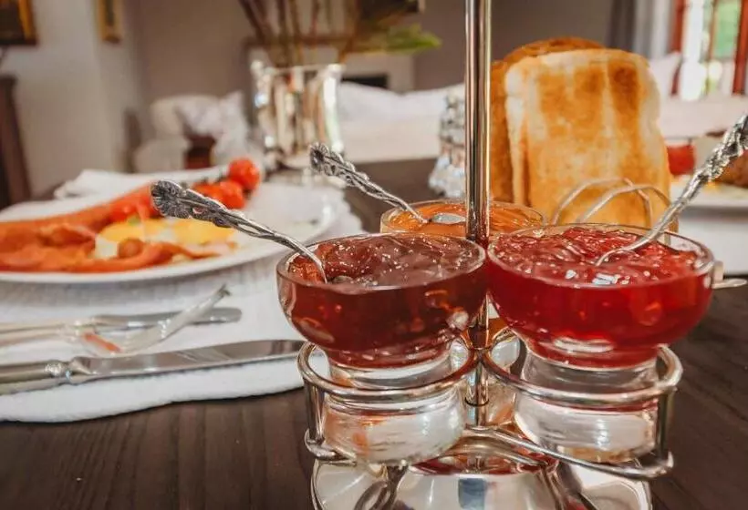 Majatalo Atello Guesthouse