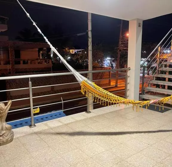 پانسیون Hostal Costa Linda Salinas