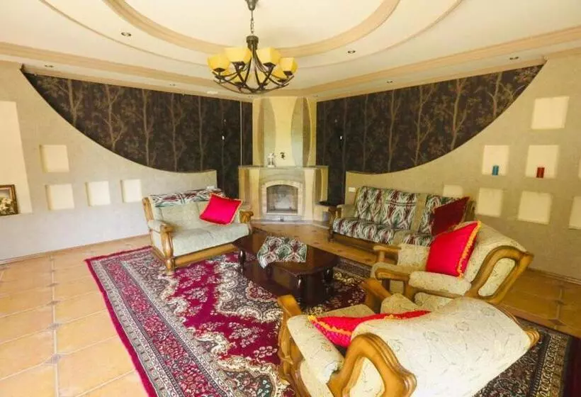 Majatalo Mavie Guest House