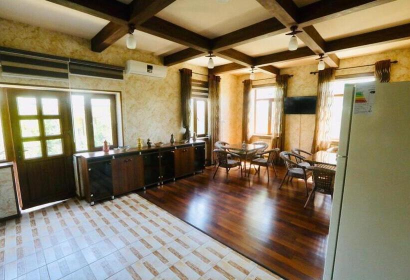 Pensão Mavie Guest House