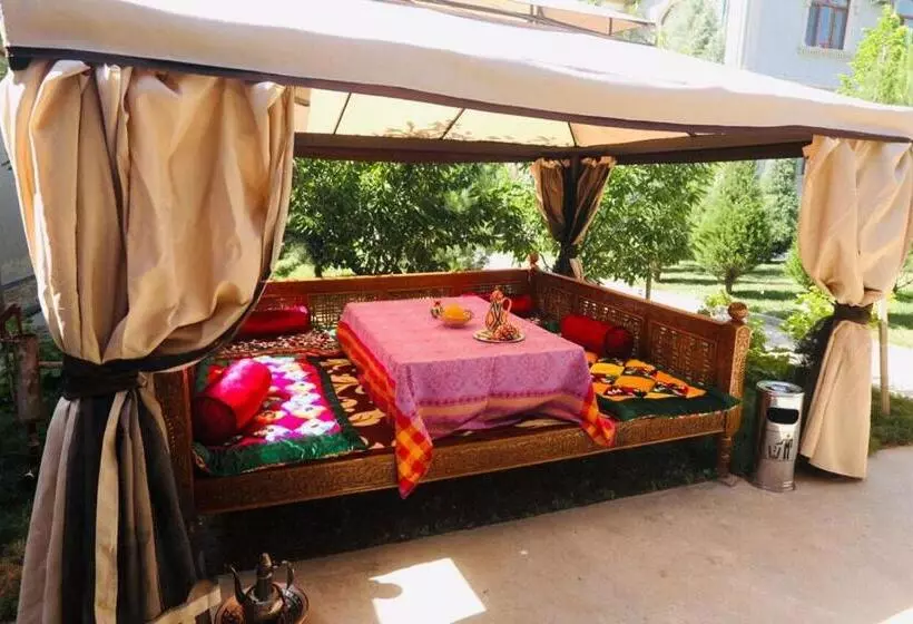 Majatalo Mavie Guest House