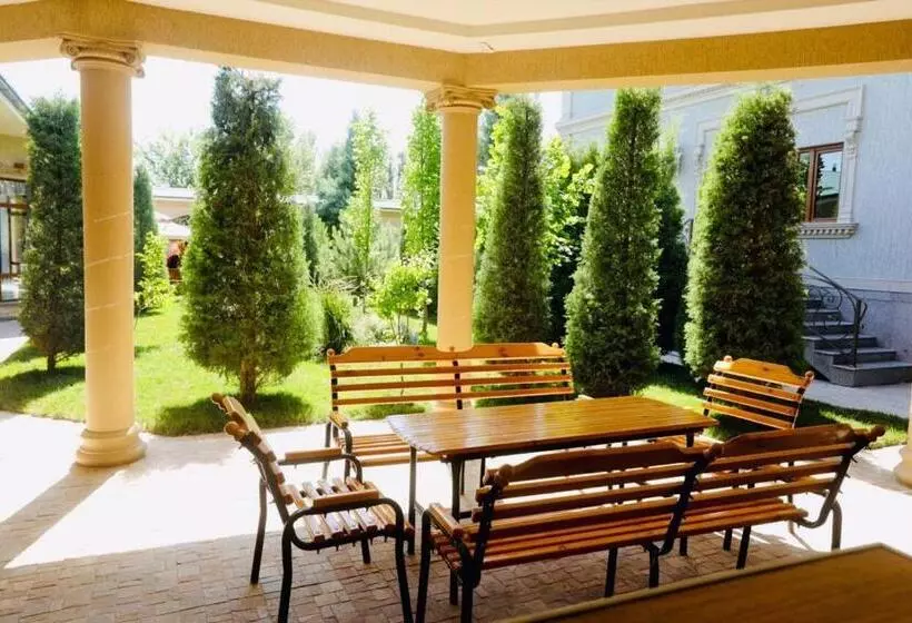 Majatalo Mavie Guest House