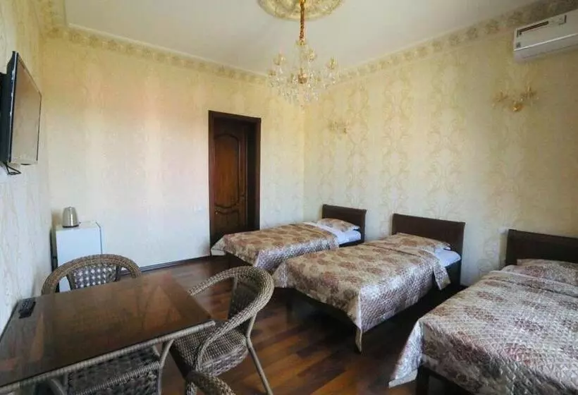 Majatalo Mavie Guest House