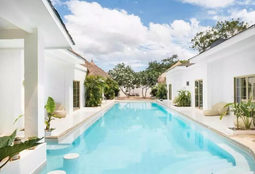 リゾートホテル Seapearl Of Alona