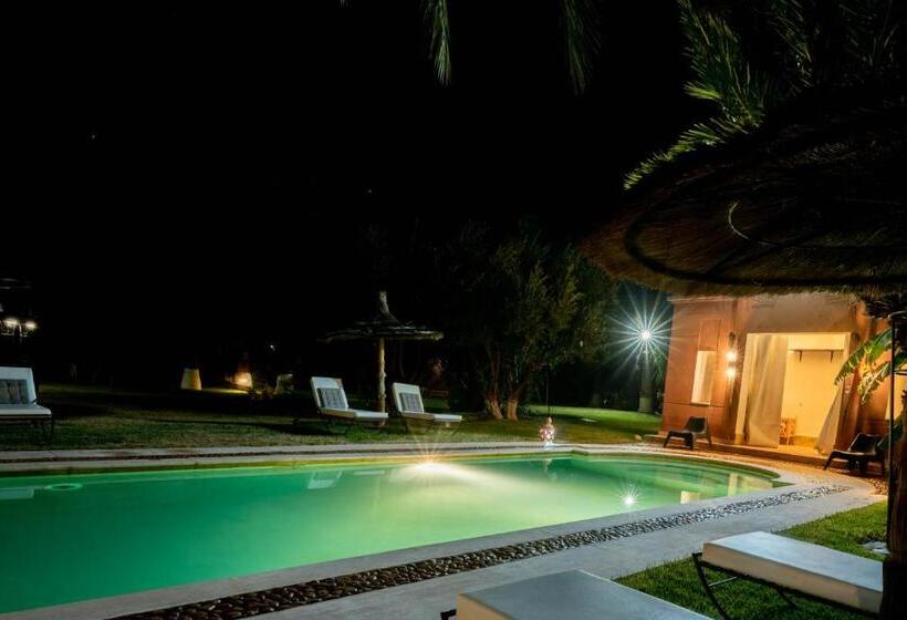 ریاض Villa Septha