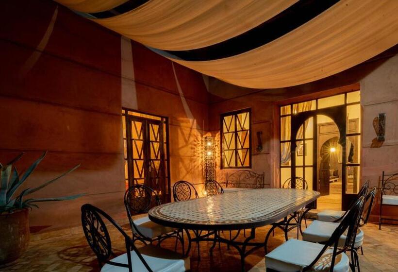 ریاض Villa Septha