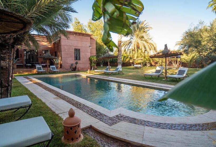 ریاض Villa Septha