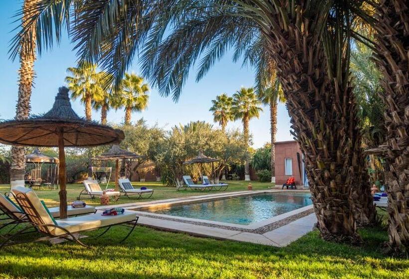 ریاض Villa Septha