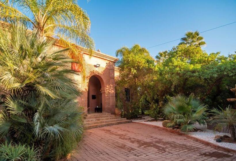 ریاض Villa Septha