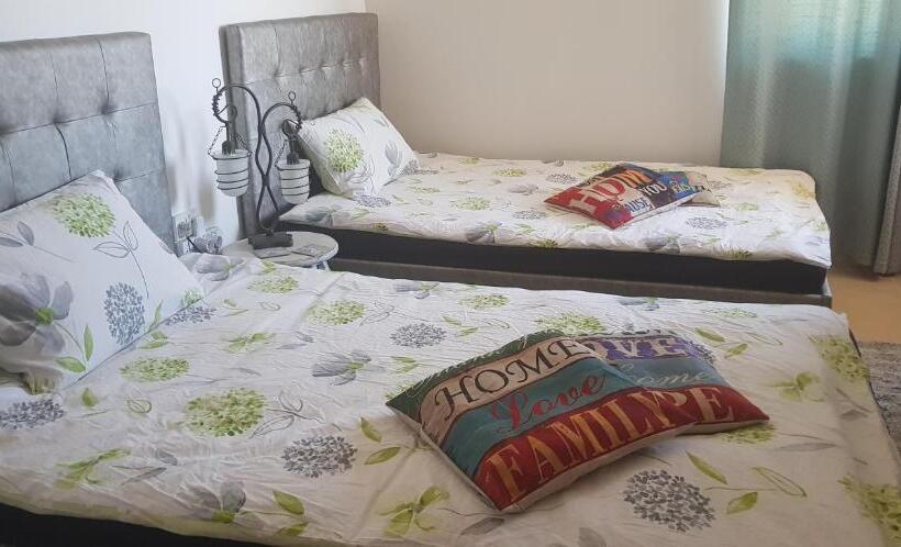 تختخواب و صبحانه Sunshine Court Budget