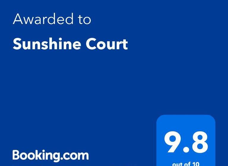 تختخواب و صبحانه Sunshine Court Budget