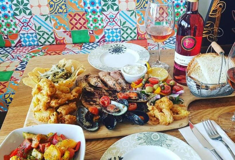 تختخواب و صبحانه Sunshine Court Budget