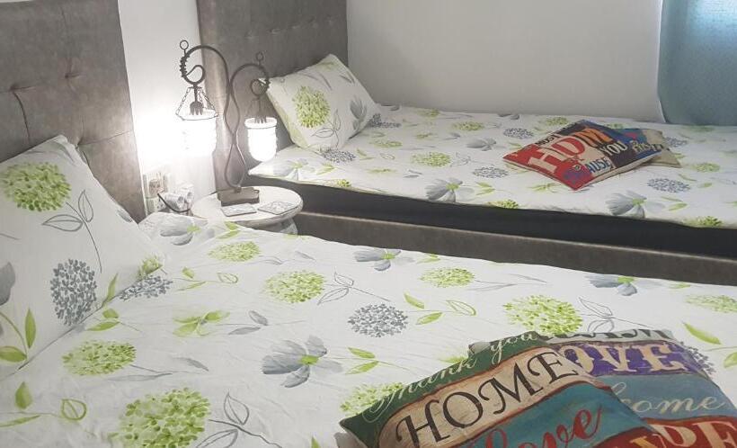 تختخواب و صبحانه Sunshine Court Budget