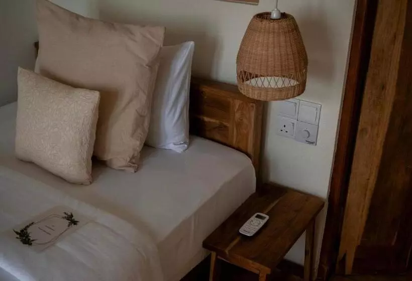 Hotelli Blue Waves Surf House   Beach