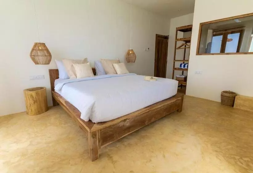 Hotelli Blue Waves Surf House   Beach