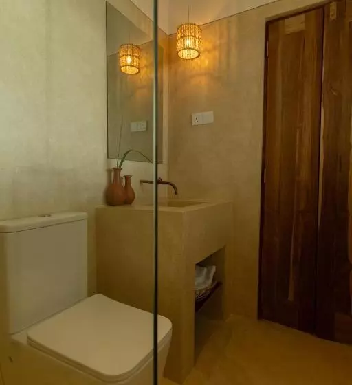 Hotelli Blue Waves Surf House   Beach