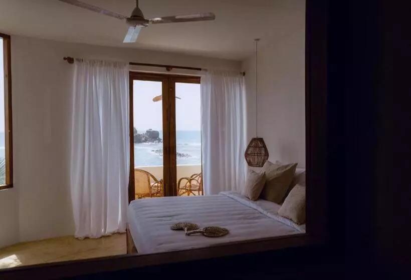 Hotelli Blue Waves Surf House   Beach