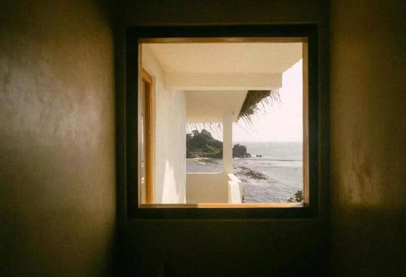 Hotelli Blue Waves Surf House   Beach