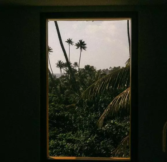 Hotelli Blue Waves Surf House   Beach