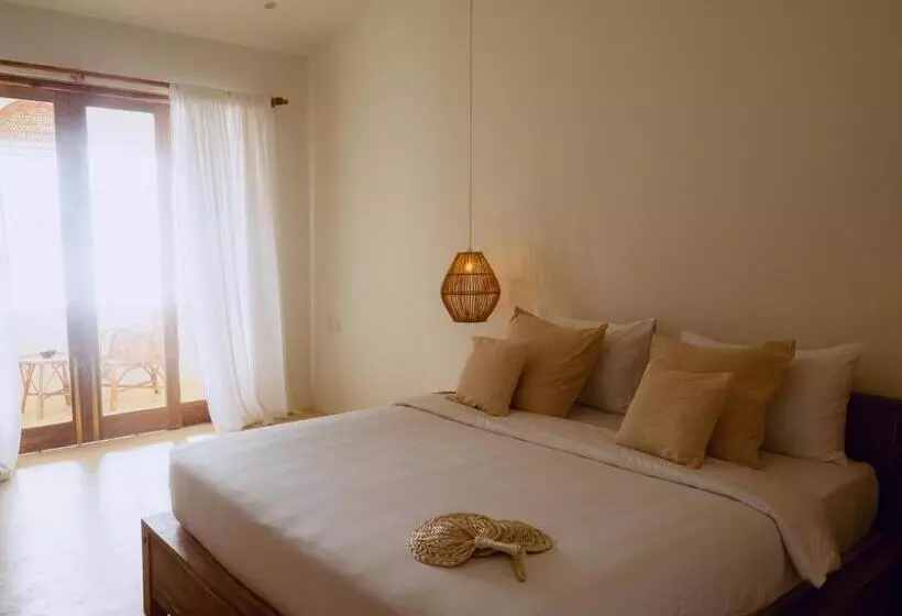 Hotelli Blue Waves Surf House   Beach