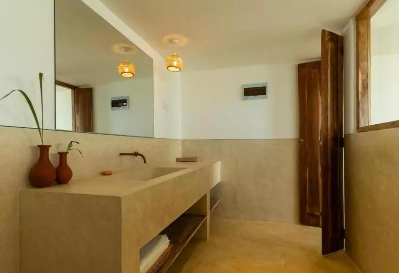 Hotelli Blue Waves Surf House   Beach