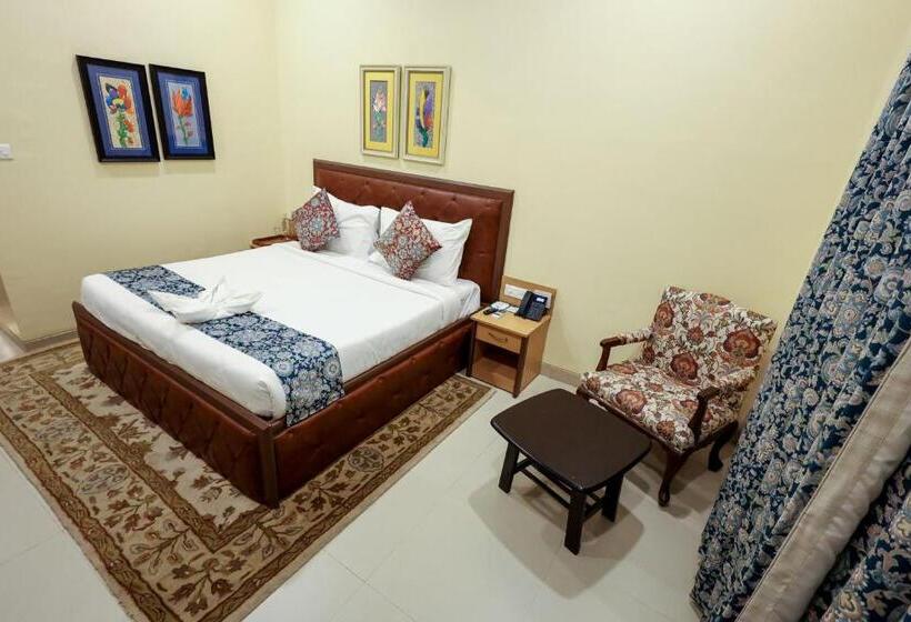 Отель Mayfair World Cup Village