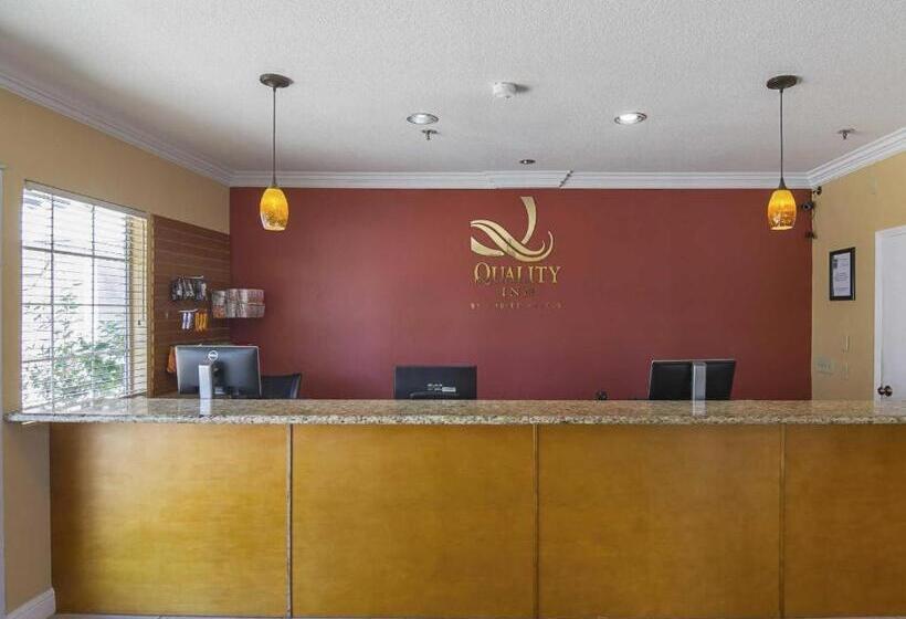 ホテル Quality Inn Fresno Yosemite Airport
