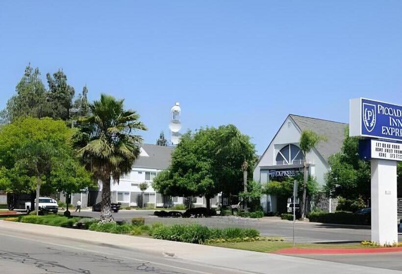 ホテル Quality Inn Fresno Yosemite Airport