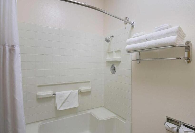 ホテル Quality Inn Fresno Yosemite Airport