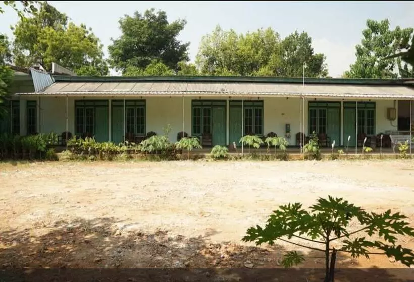 Hotelli Spot On 93611 Kost Pak Suyatno Syariah 2