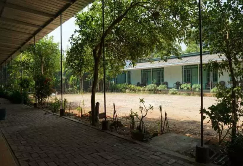 Hotelli Spot On 93611 Kost Pak Suyatno Syariah 2