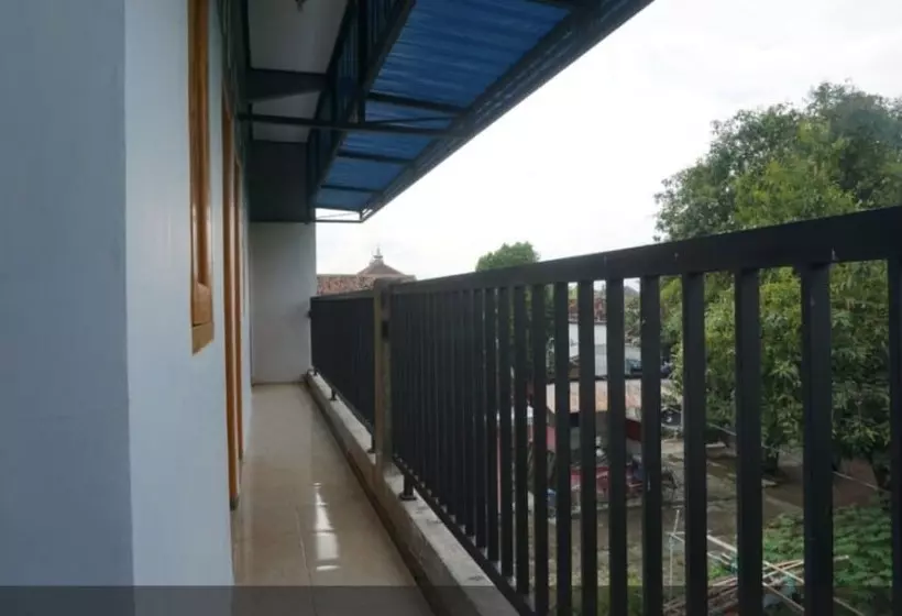 Hotelli Spot On 93611 Kost Pak Suyatno Syariah 2