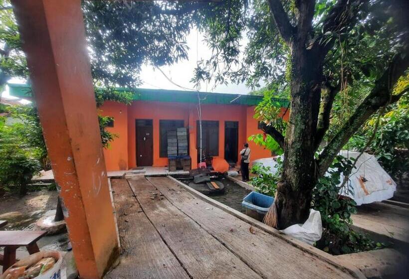 ホテル Spot On 93655 Home Stay Syariah Habibie