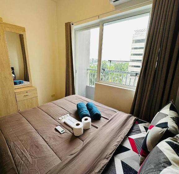 Hotell Grace Residences Taguig Bgc View With Balcony Plus Netflix 331