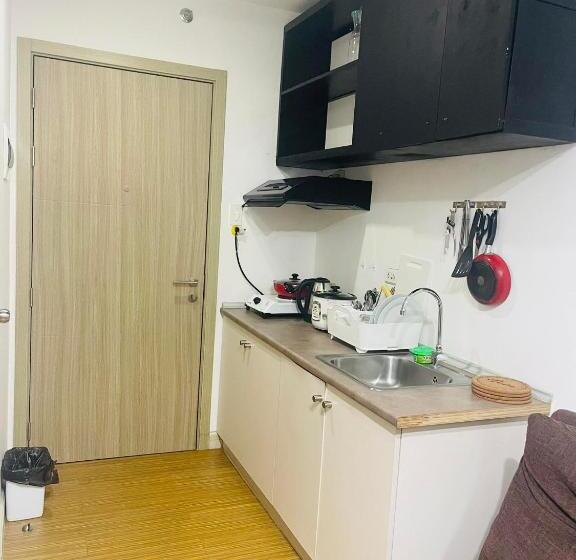 Hotell Grace Residences Taguig Bgc View With Balcony Plus Netflix 331