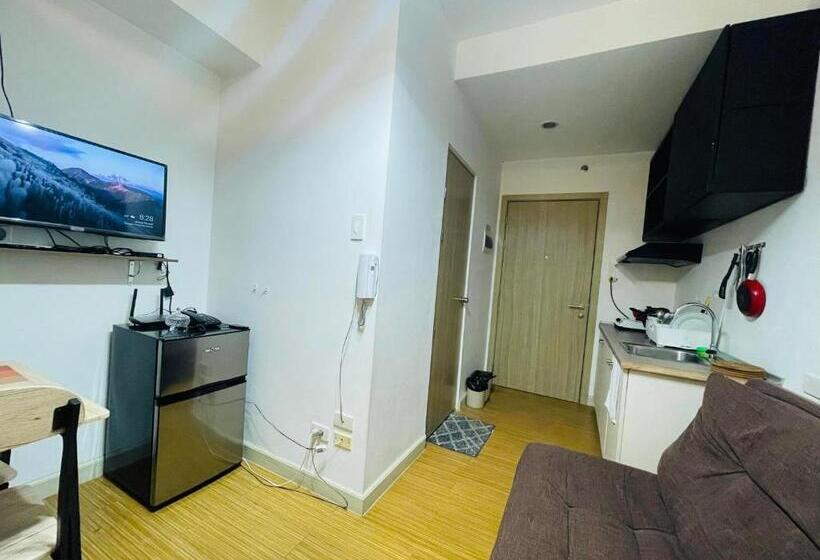 Hotell Grace Residences Taguig Bgc View With Balcony Plus Netflix 331