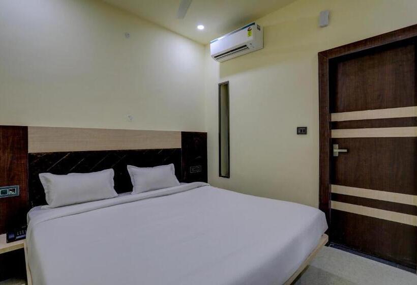 Oyo Hotel Madhuram Residency