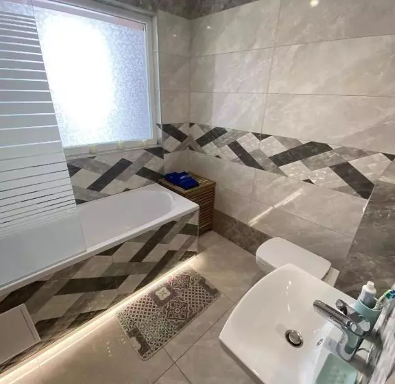 ペンション Penzión Imrich Car