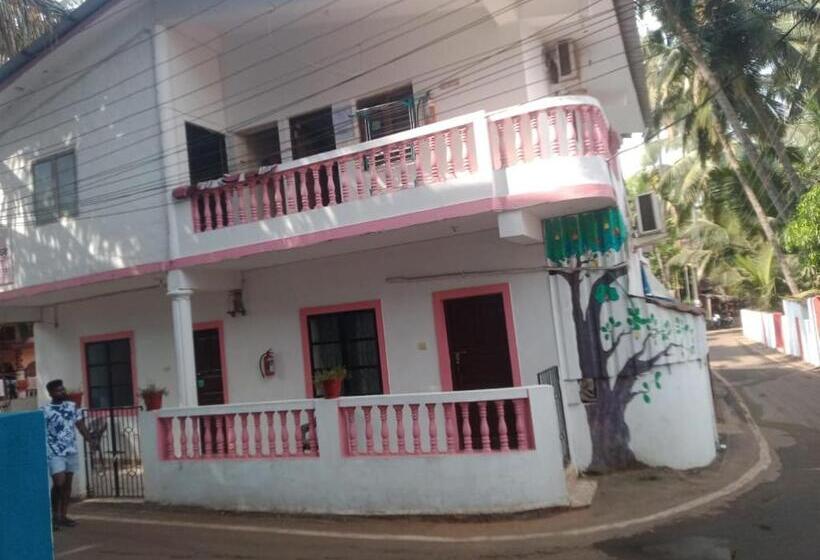 پانسیون Seaside Divine