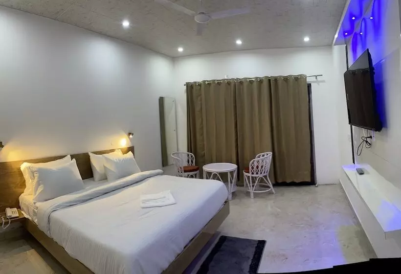 Hotelli Shiva Lake Mussoorie   360 Degree View   Free Parking