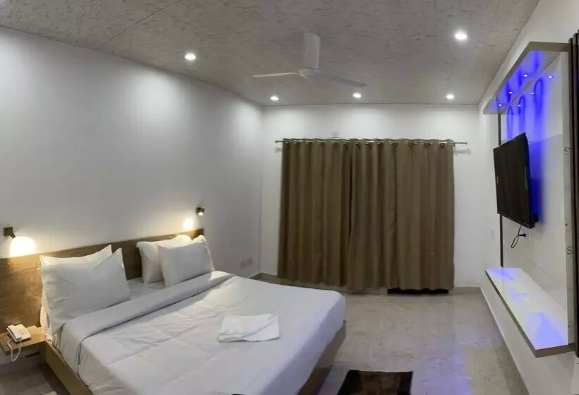 Hotelli Shiva Lake Mussoorie   360 Degree View   Free Parking