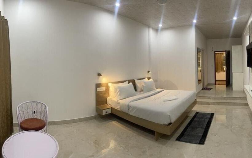 호텔 Shiva Lake Mussoorie 360 Degree View Free Parking