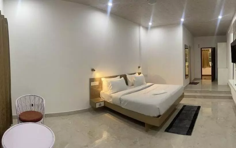 Hotelli Shiva Lake Mussoorie   360 Degree View   Free Parking