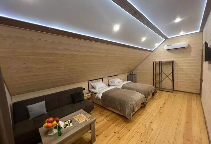 ユースホステル Maru House