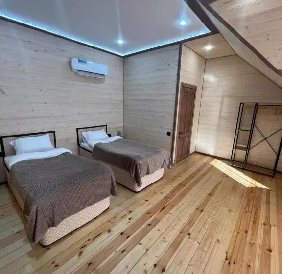 ユースホステル Maru House