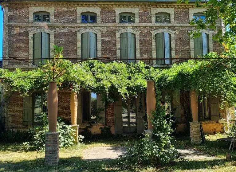 Aamiaismajoitus (B&B) Parc De Coulassy