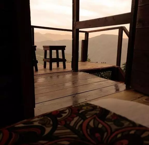 Aamiaismajoitus (B&B) Refugio La Roca