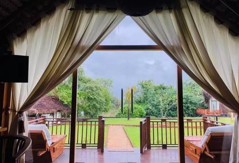 ベッドアンドブレックファースト Weligama Third Eye Resort